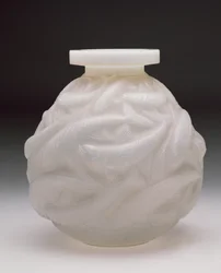Vaso Salmon, 1928 (vidro branco opalescente)